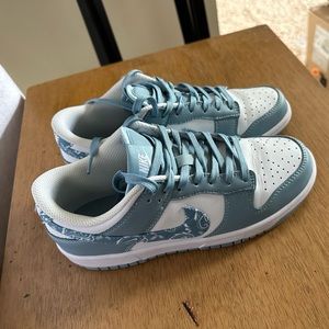 Women's Nike Dunk Low, Blue Paisley Size 8.5